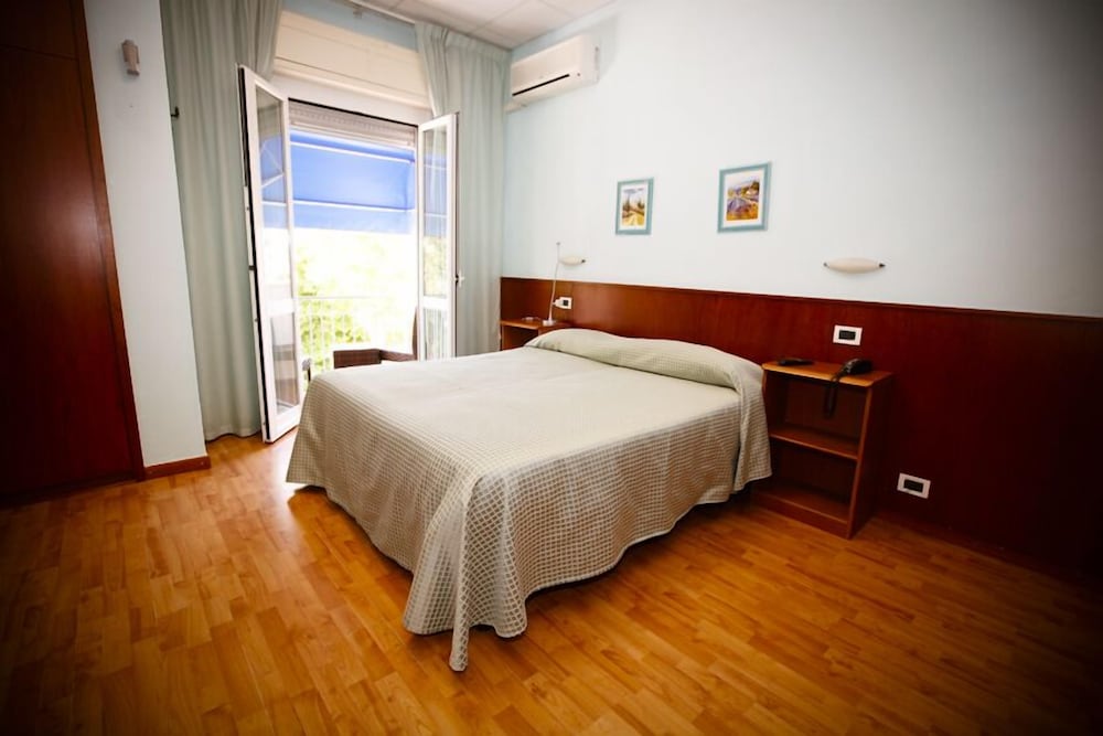 Double Room, Balcony