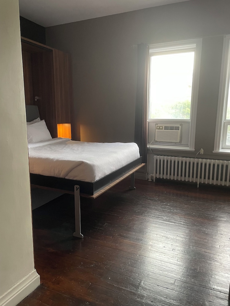 Comfort Room, 1 Queen Bed - Photo 2