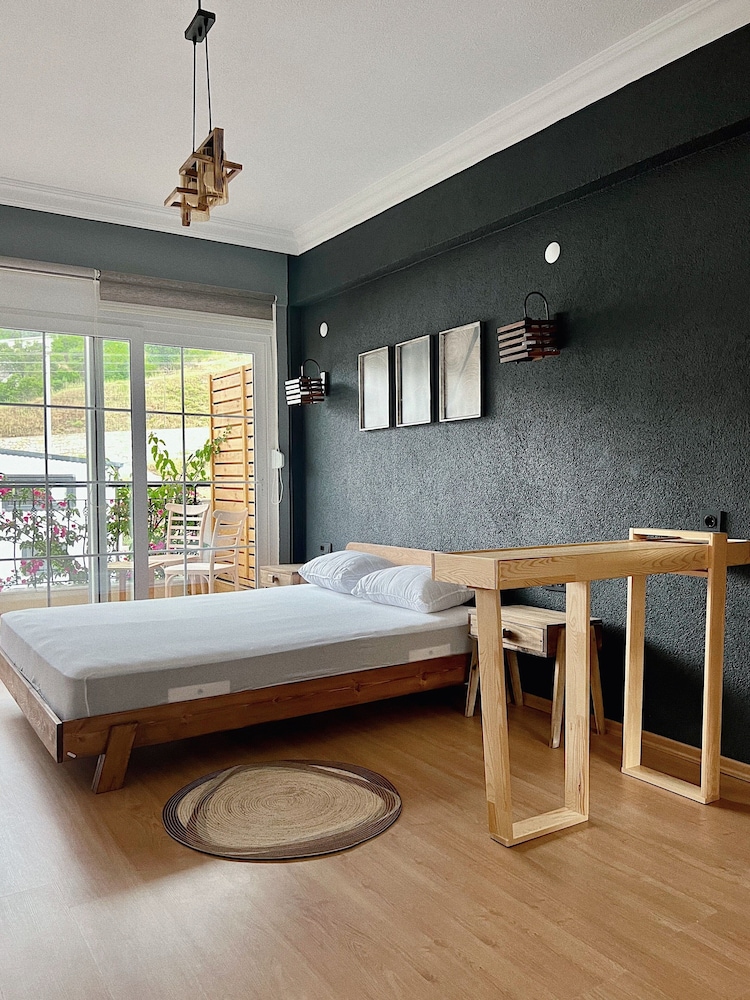 Deluxe Room, 1 Bedroom, Non Smoking, Mountain View photo 1