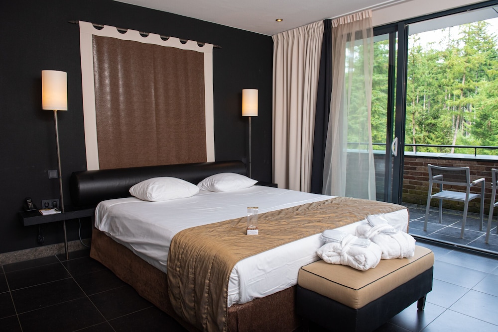Standard Room, 1 King Bed photo 2