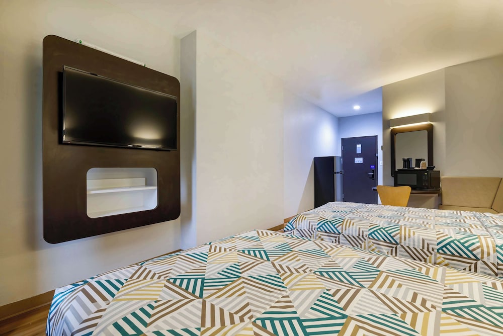 Standard Room, 2 Double Beds, Non Smoking, Refrigerator & Microwave - Photo 5