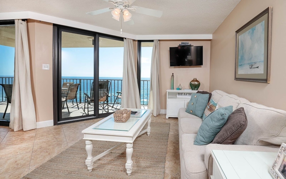 Condo, 3 Bedrooms