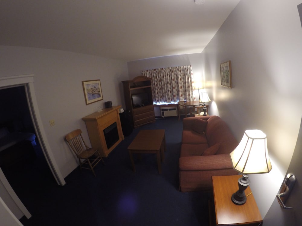 Deluxe Room, 1 King Bed with Sofa bed photo 2