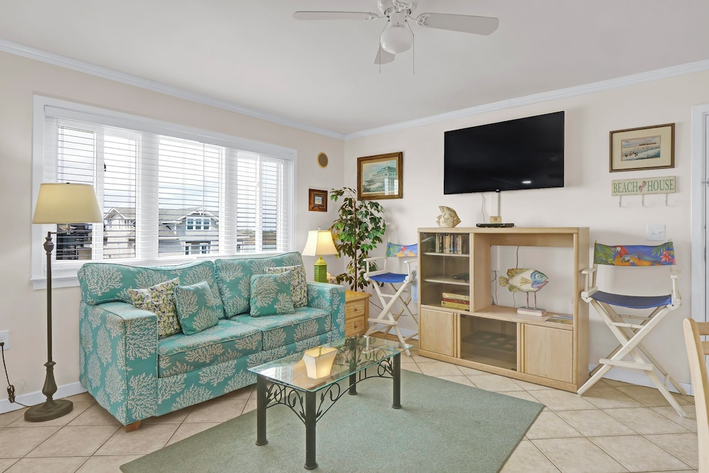 Exclusive Suite, 1 Queen Bed with Sofa bed, Kitchen, Ocean View