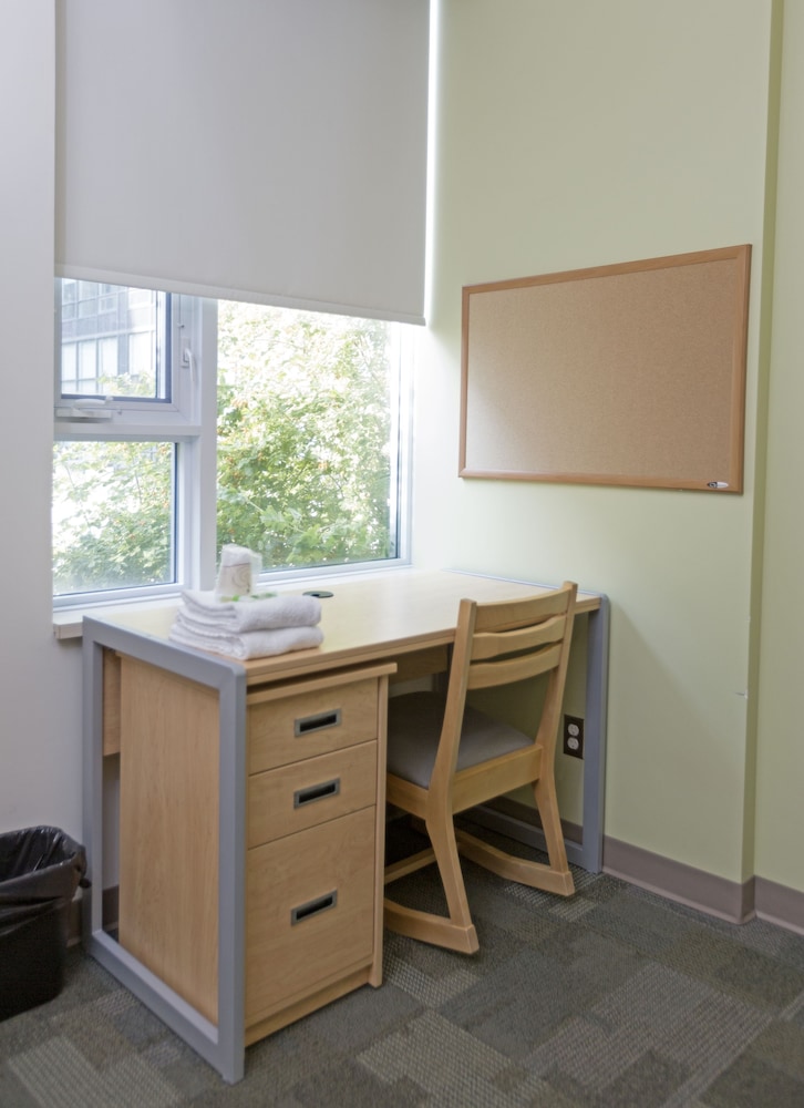One Bedroom Dormitory Apartment, Yamnuska Hall