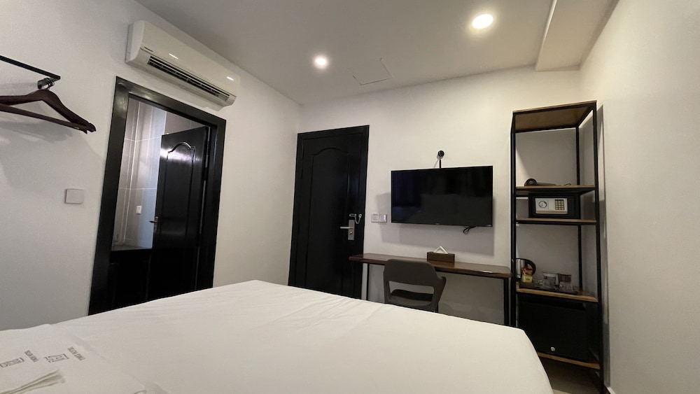 Superior Single Room, 1 King Bed, City View - Photo 5