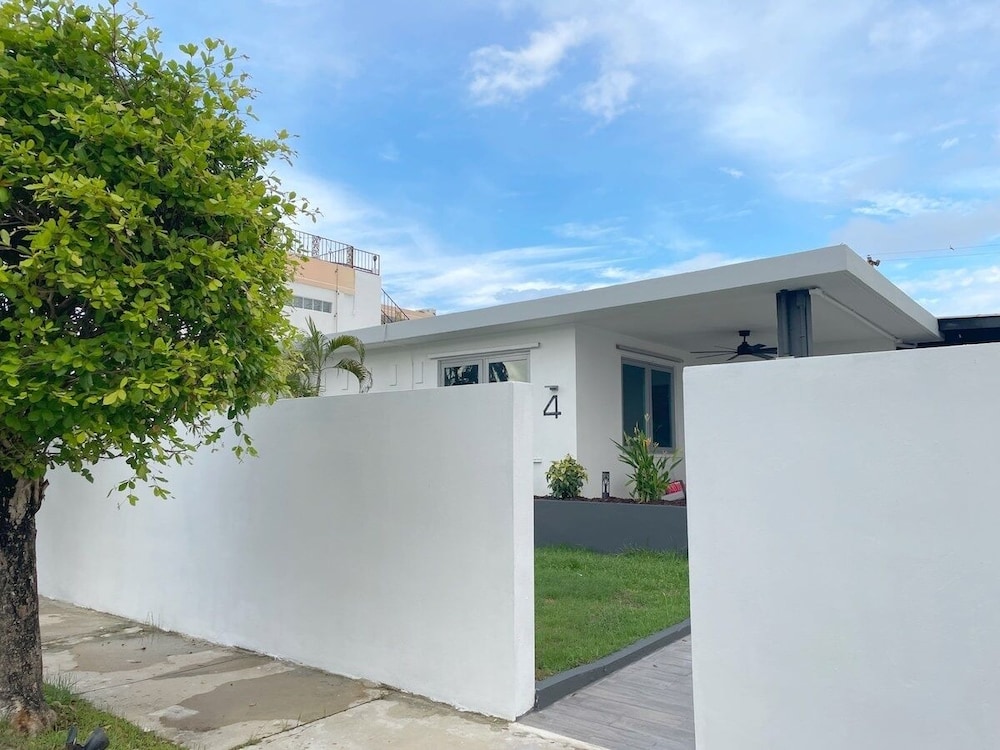 House, 5 Bedrooms photo 1