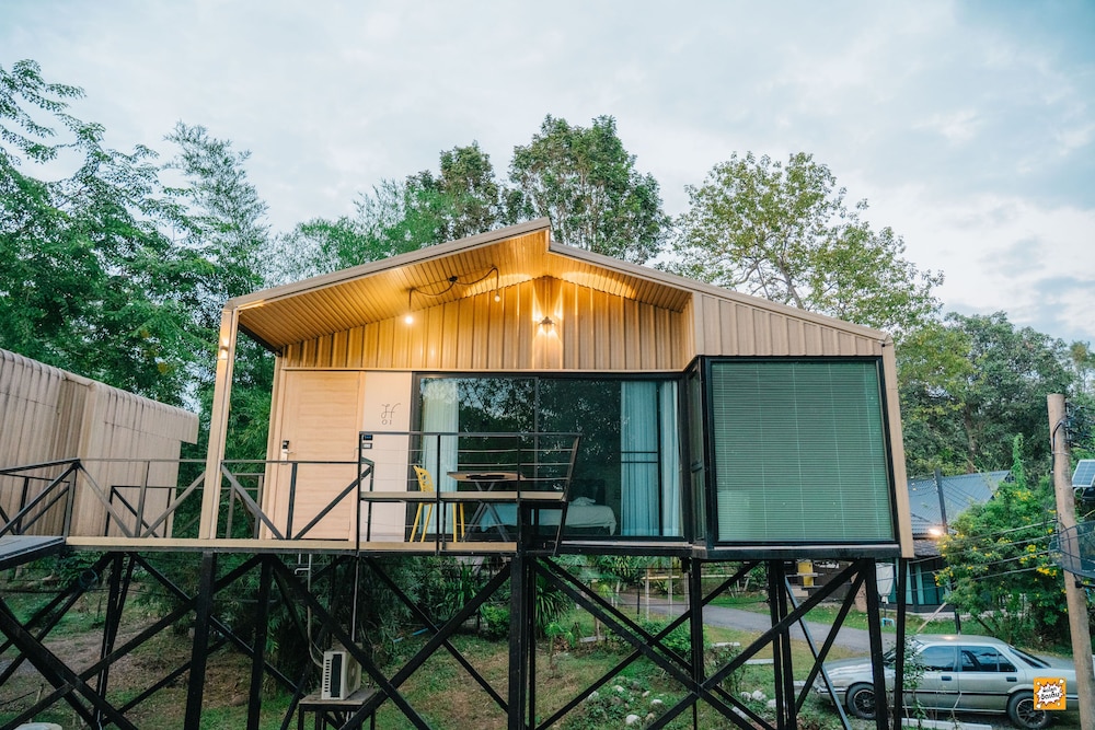 Tree House River View with Bath tub photo 2