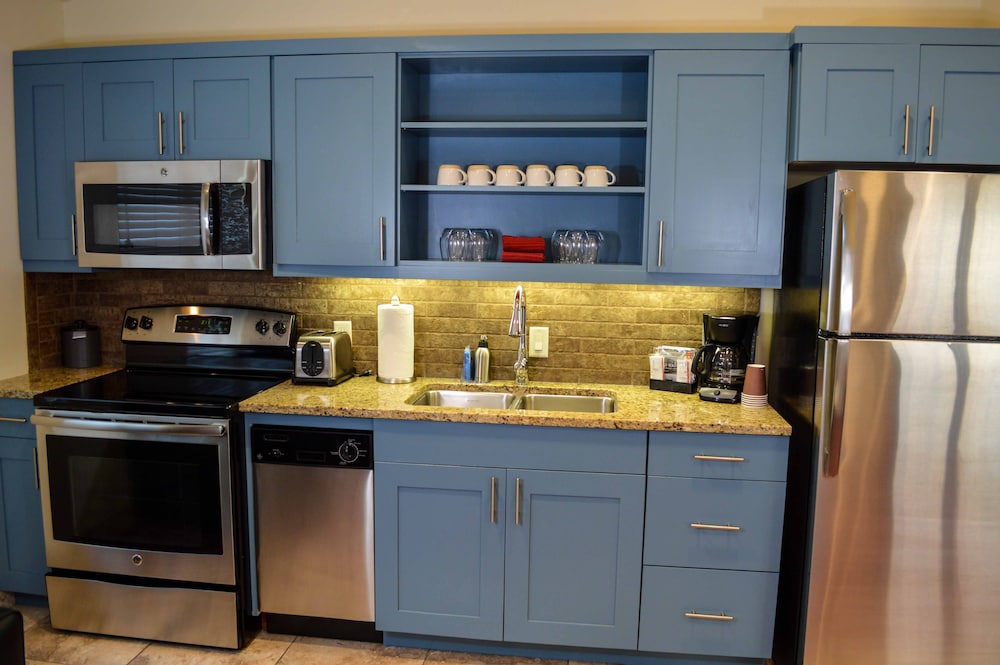 Suite, 1 Bedroom, Accessible (Hearing) - Photo 4