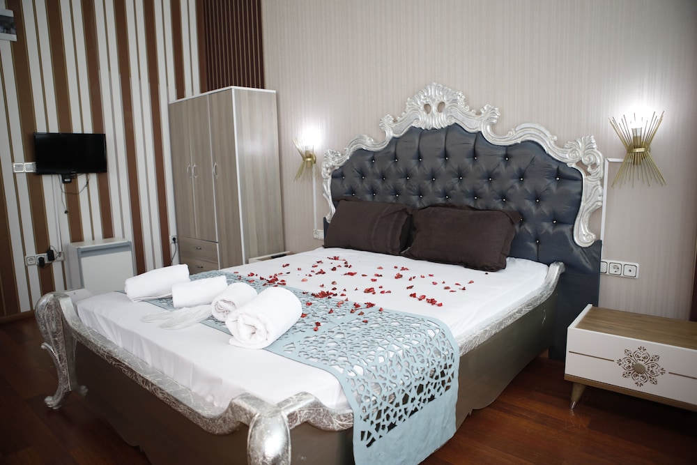 Deluxe Double Room - Photo 21