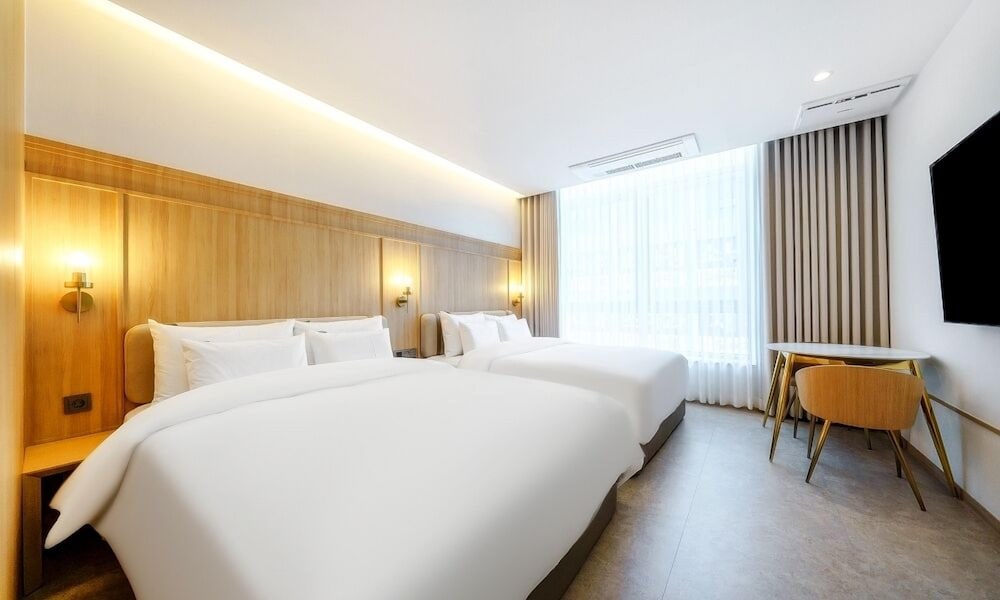 Suite Twin - Photo 1