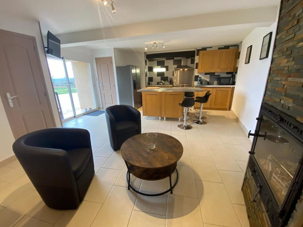 Comfort Villa, Patio, Mountain View