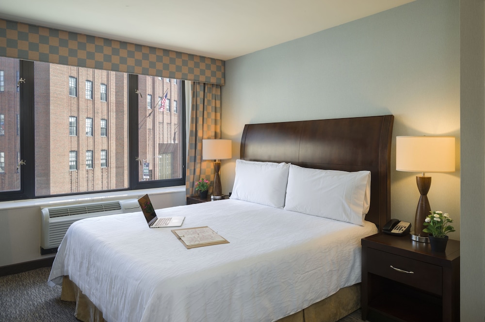 Deluxe Room, 1 Queen Bed
