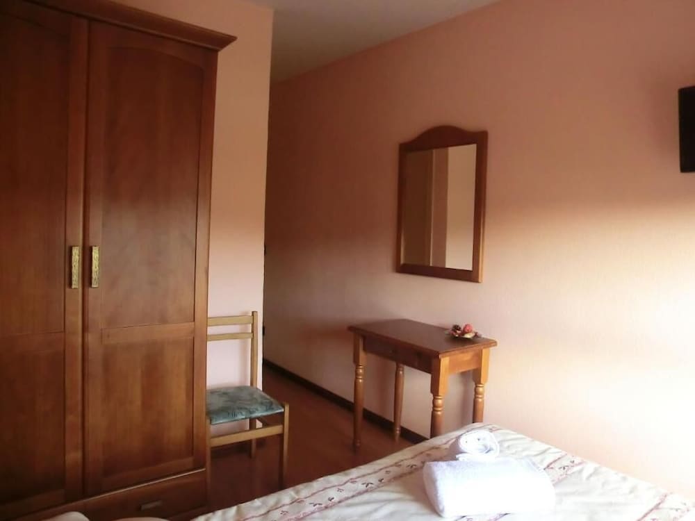 Twin Room - Photo 4