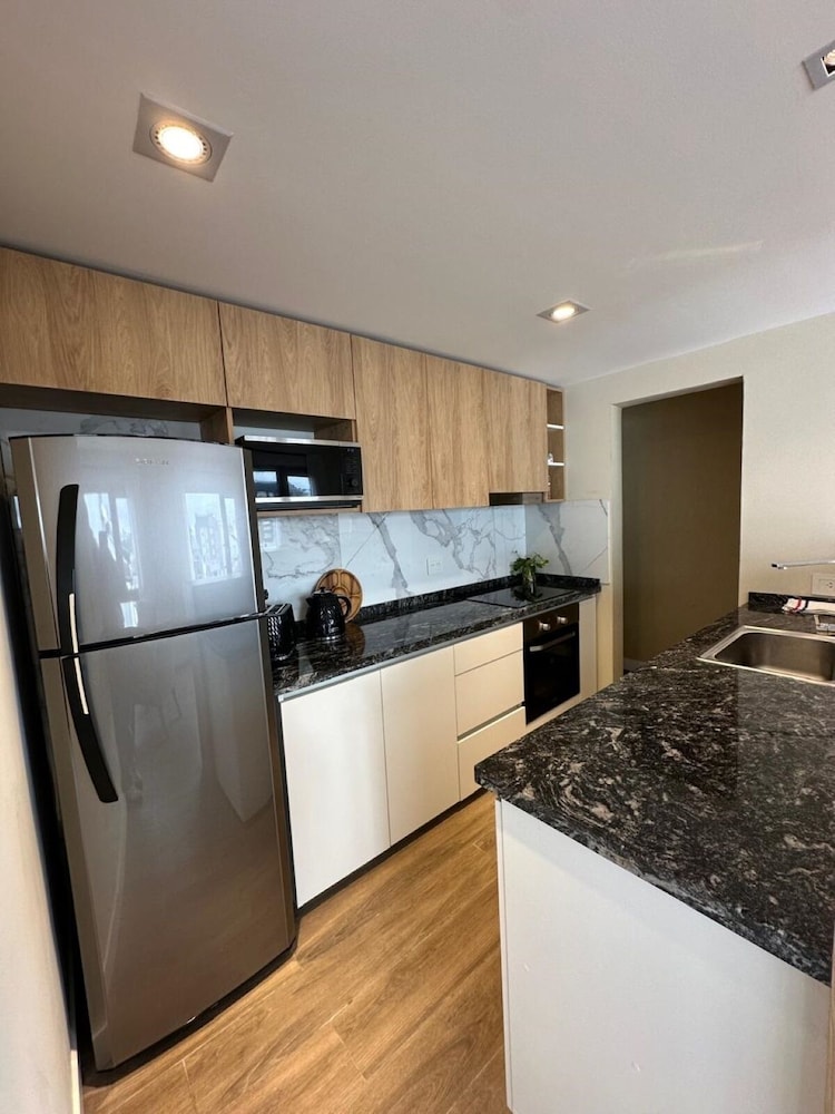 Family Apartment, 2 Bedrooms, Non Smoking, Partial Lake View photo 3