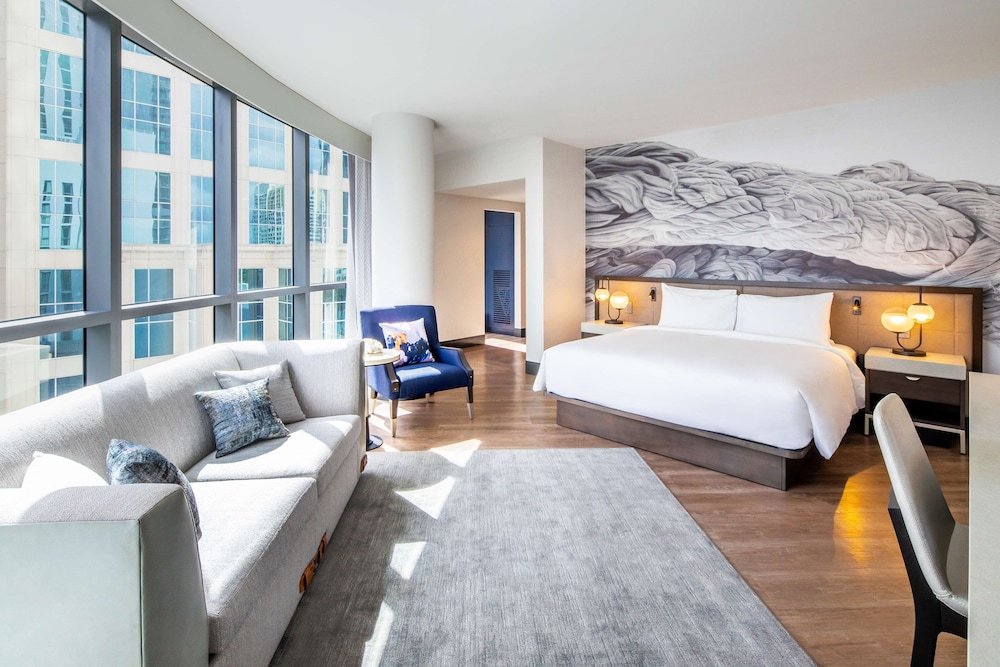 Deluxe Room, 1 King Bed with Sofa bed
