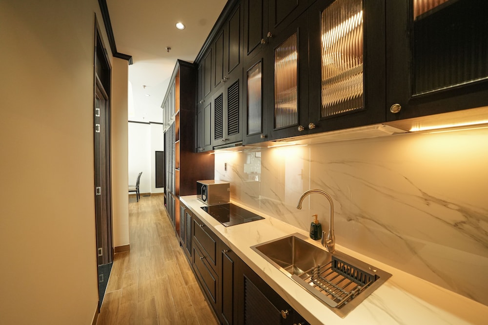 Luxury Apartment - Photo 22
