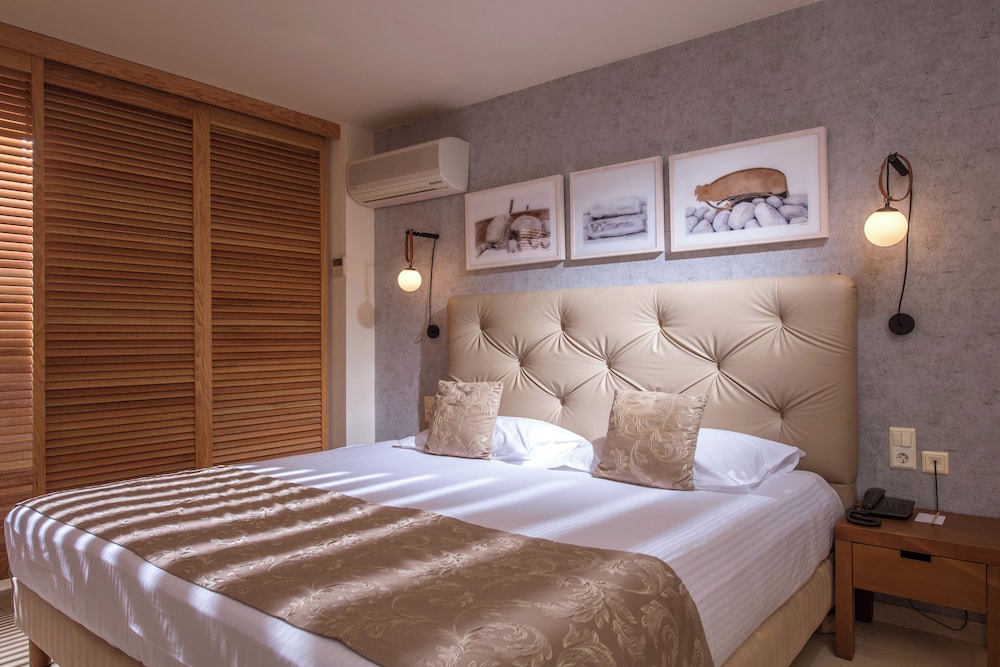 Double Room, Pool View