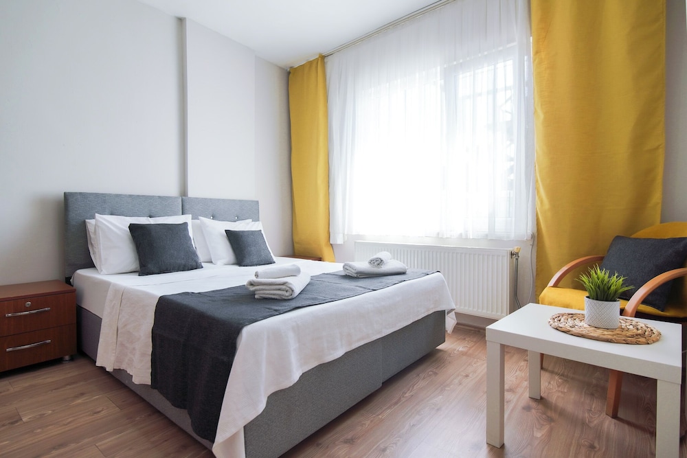 Economy Double or Twin Room, Courtyard View photo 1