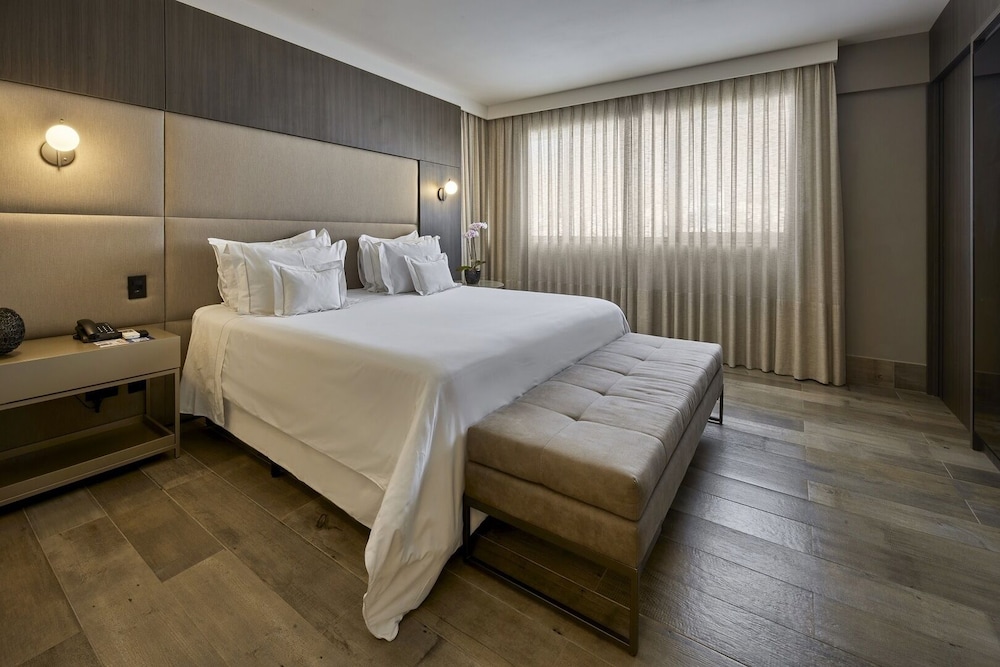 Royal Studio Suite