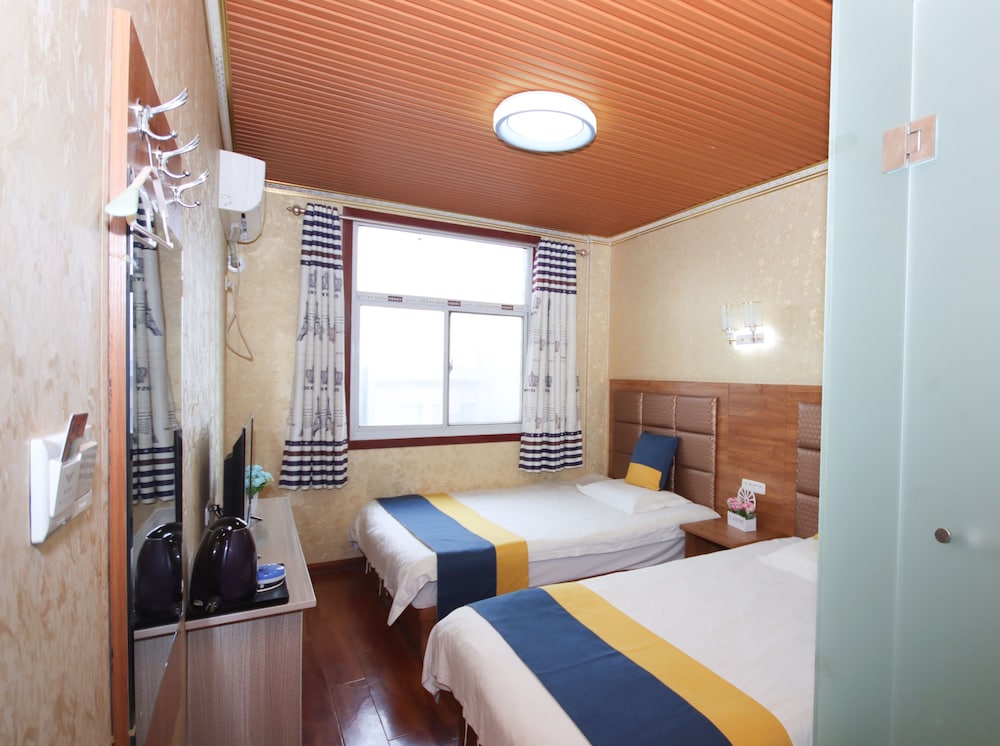 Deluxe Twin Room photo 3