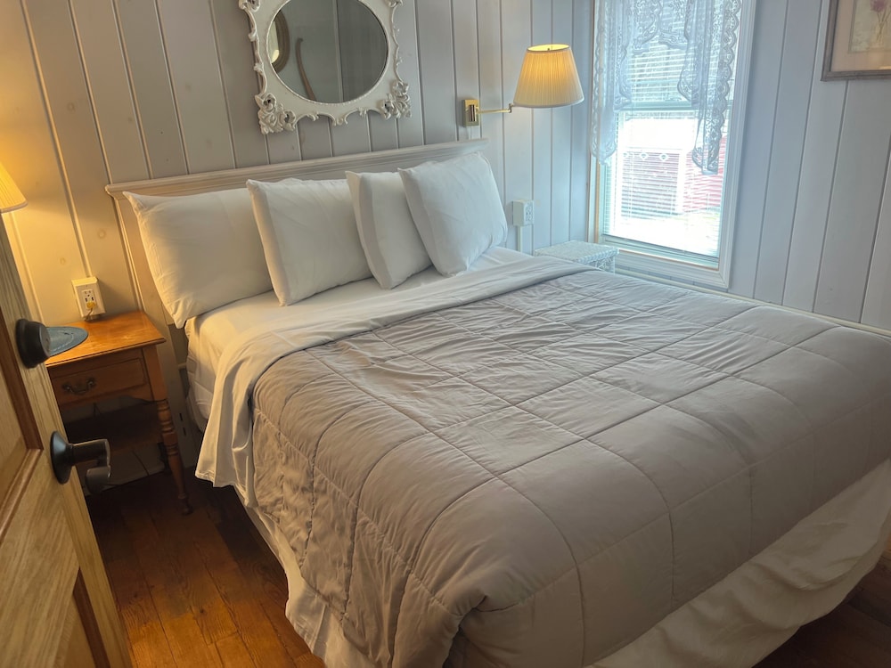 Lilac 1 Double Bed photo 1