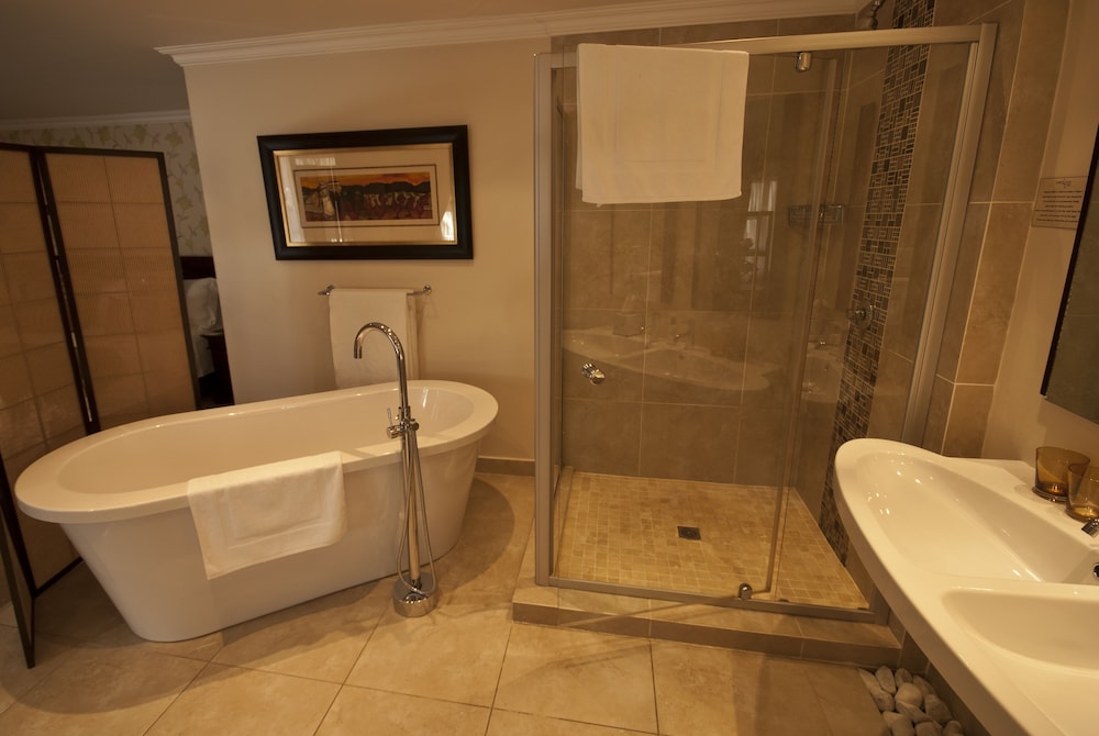 Suite Three photo 3