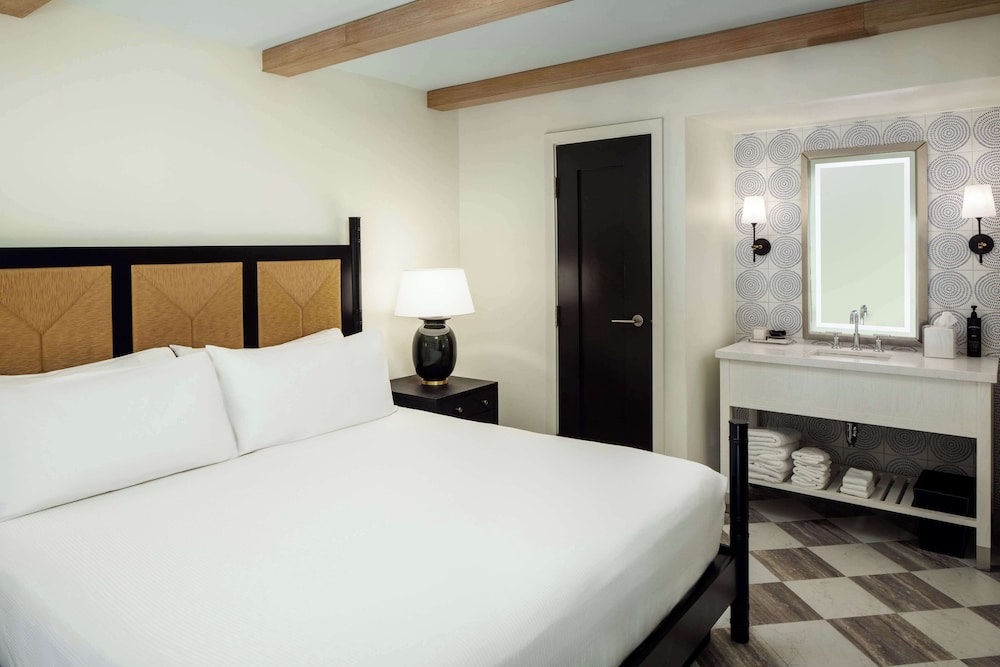 Loft, Ocean View (2 Queen/1 King)