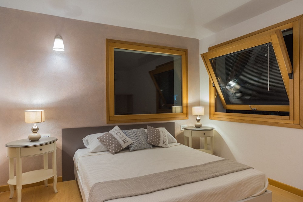 Panoramic Triple Room, 1 Bedroom, Pool View photo 3