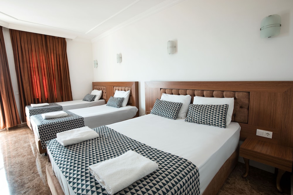Triple Room, Partial Sea View