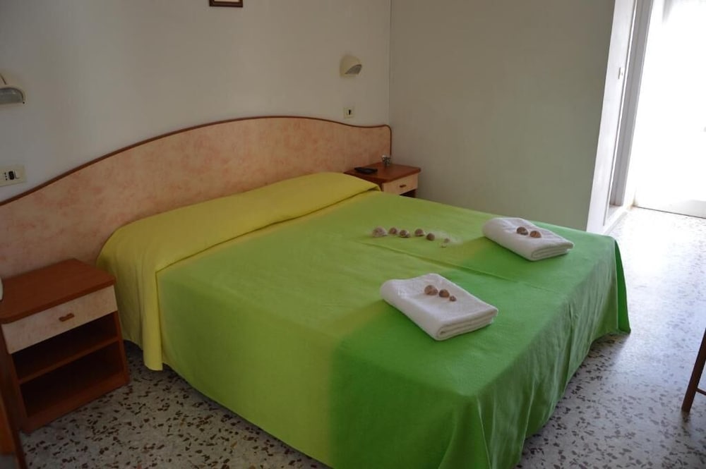 Economy Double Room photo 1