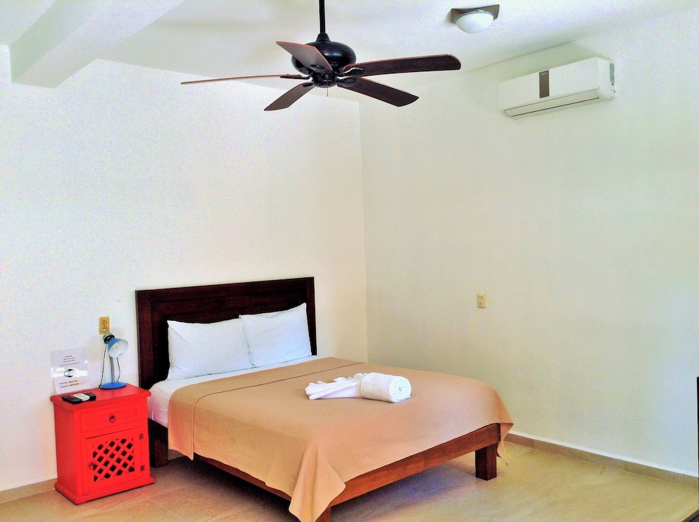 Comfort Room, 1 Queen Bed
