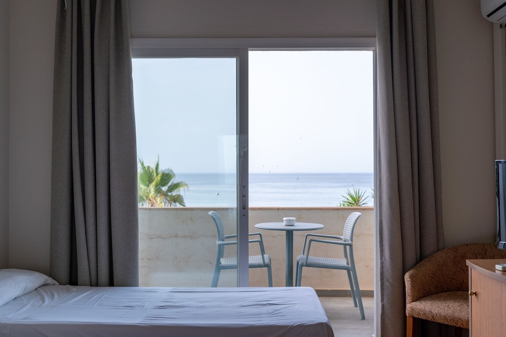 Triple Room, Sea View (For 3 Adults) - Photo 2