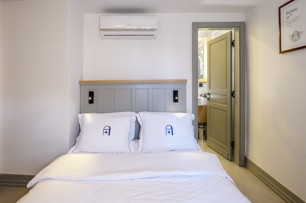 Standard Double Room - Photo 26