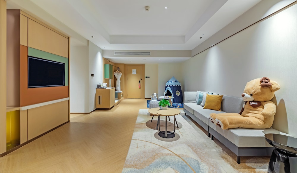 Suite, 1 King Bed (Kids Theme) - Photo 2