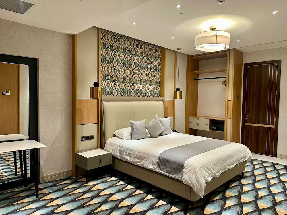 Luxury Room, 1 Bedroom, Non Smoking, City View photo 1