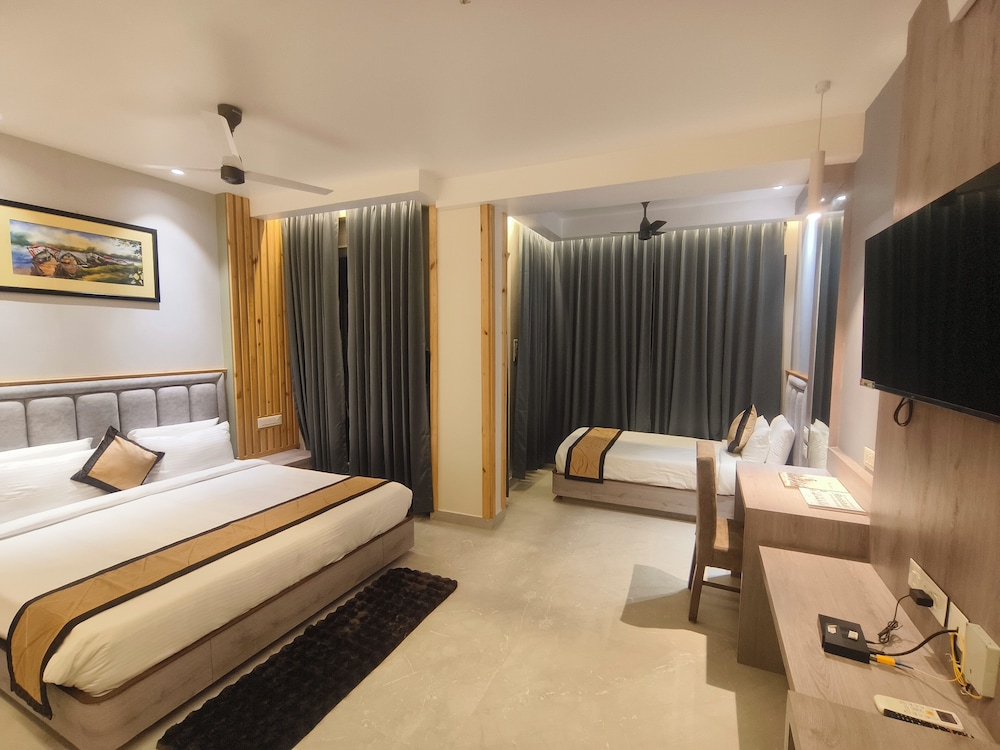Premium Triple Room