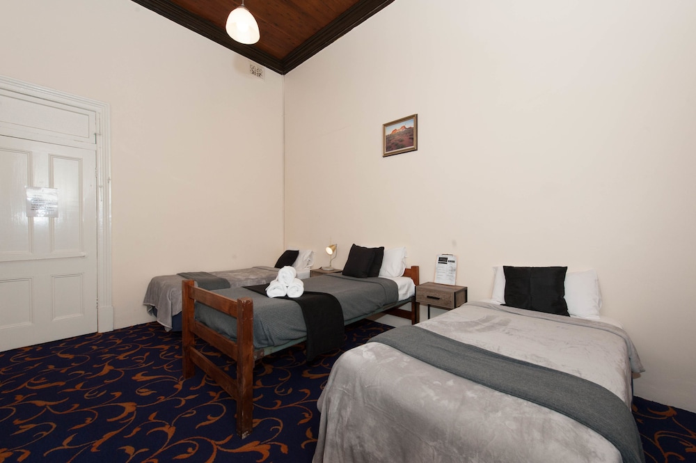 Double bed + 3 Single Beds photo 2