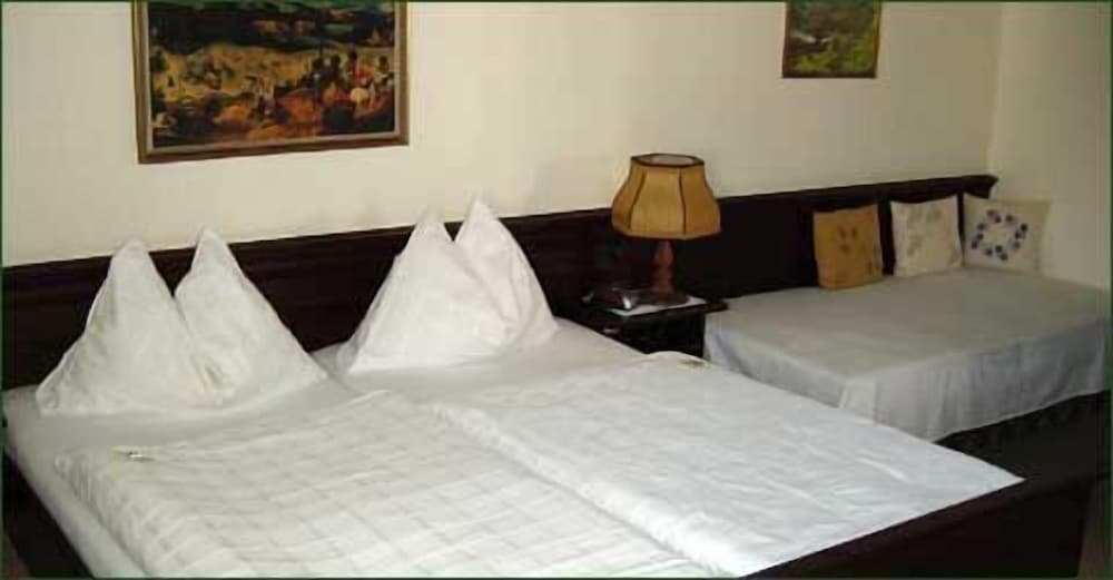 Triple Room - Photo 1