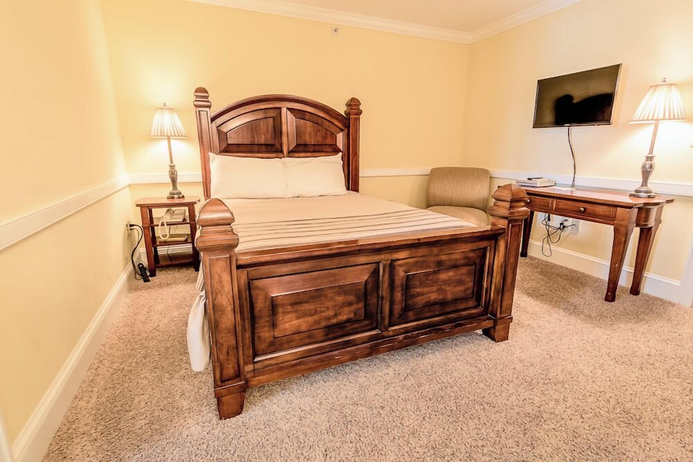 Divided Double Queen Room photo 3