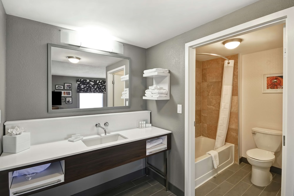 Studio, 2 Queen Beds, Accessible (Hearing) - Photo 4
