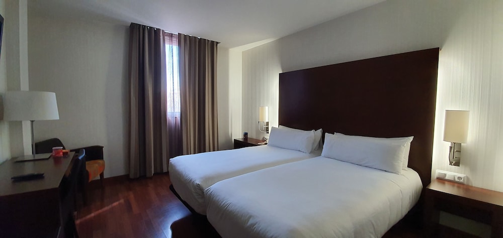 Twin Room - Photo 4