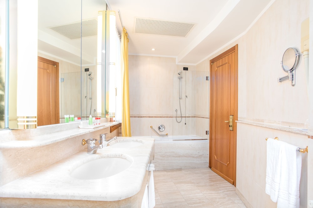 Junior Triple Room, Terrace - Photo 2