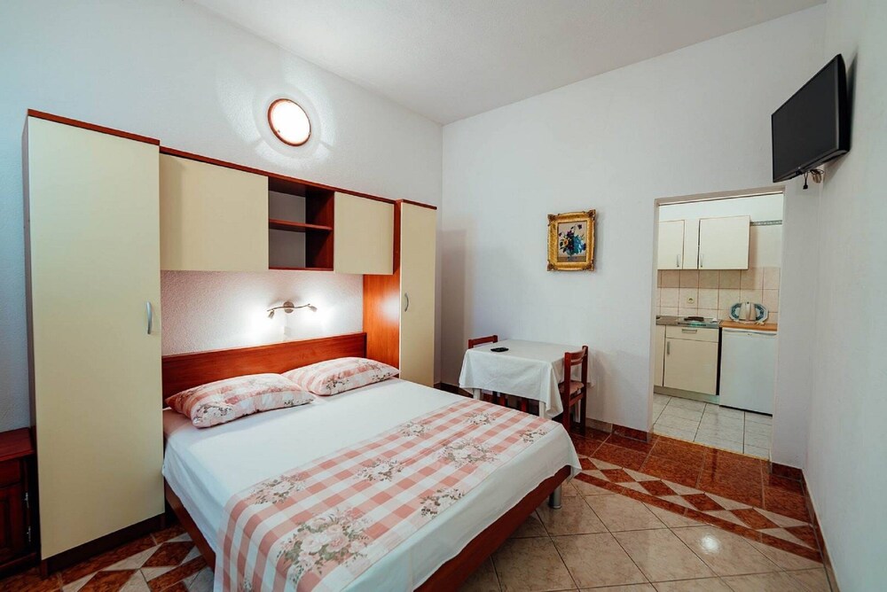 Studio (Studio apartment ( Tina 1 ))