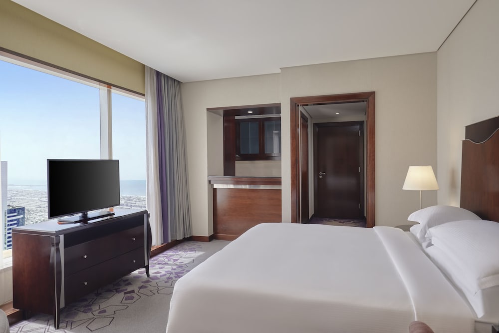 Room, 1 King Bed (Spacious) thumbnail 5