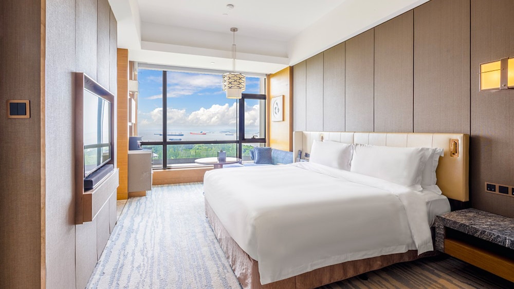 Premium Room, 1 King Bed, River View