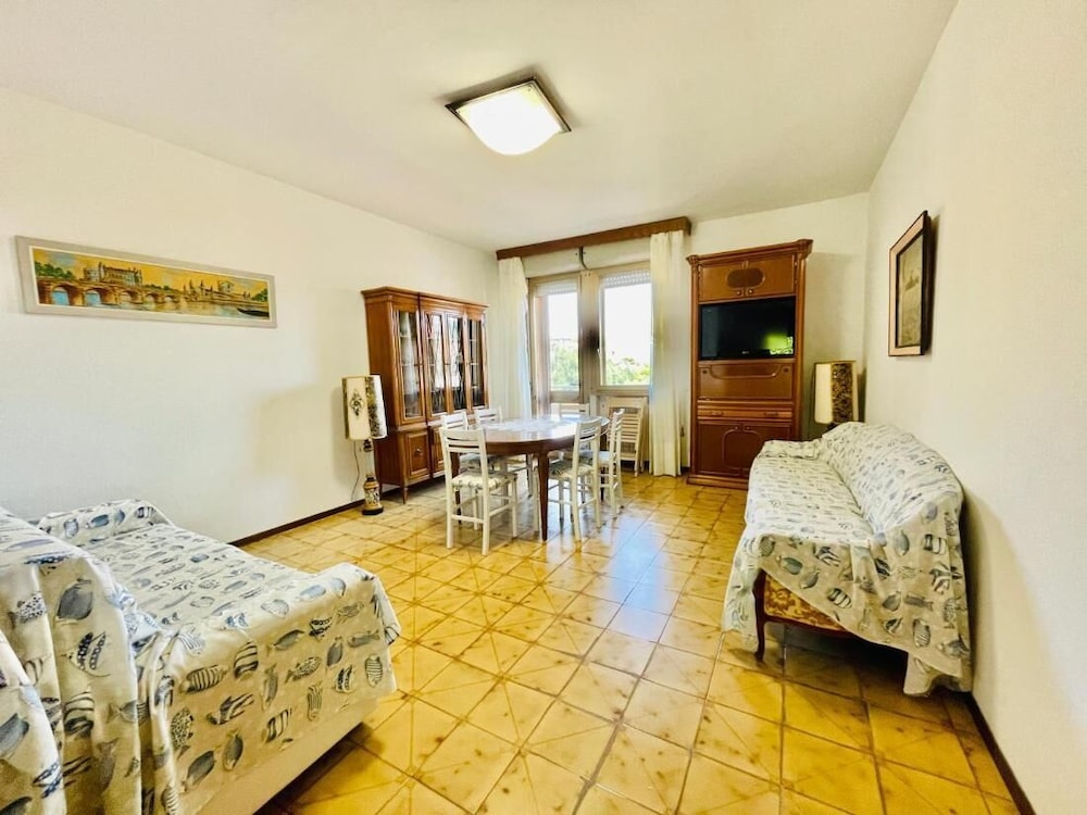 Apartment, 2 Bedrooms, Balcony, City View photo 1