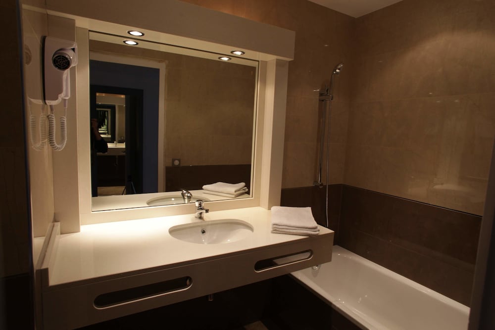 Deluxe Double or Twin Room - Photo 4