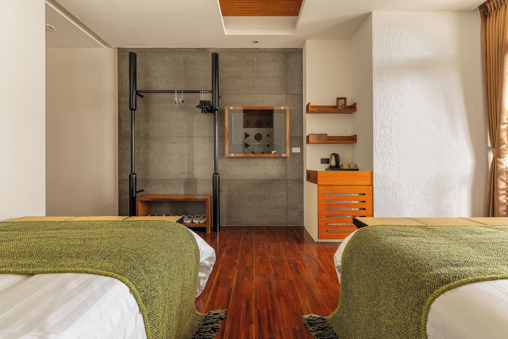 Quadruple room with balcony photo 2