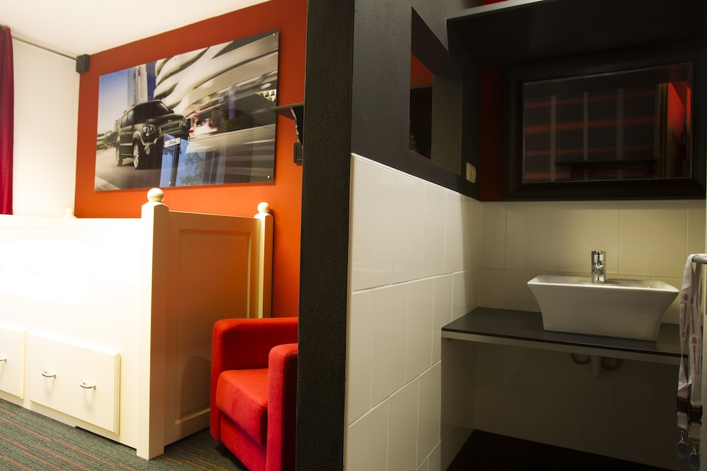 Economy Double Room photo 2